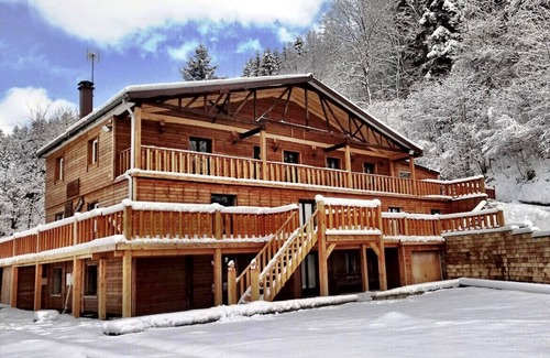 Travexin Chalet De Esquí | Luxurious mountain chalet with jacuzzi and sauna
