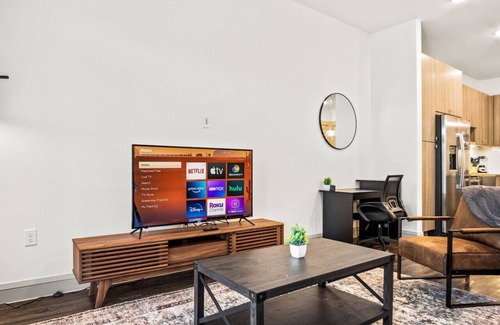 West Oak Hill Apartamento | Luxurious New Unit|1Bd1Ba|Pool, Golf Sim