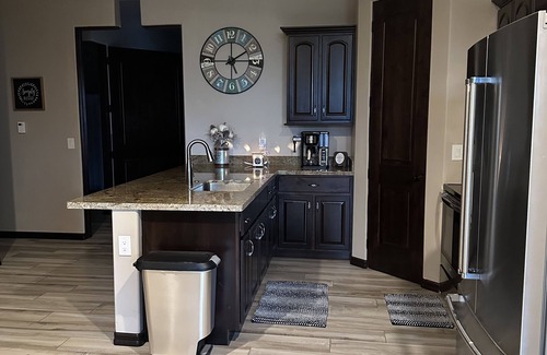 North Valley Casa | Luxurious North Valley Retreat, minutes to Balloon Fiesta Park, brewery & shops