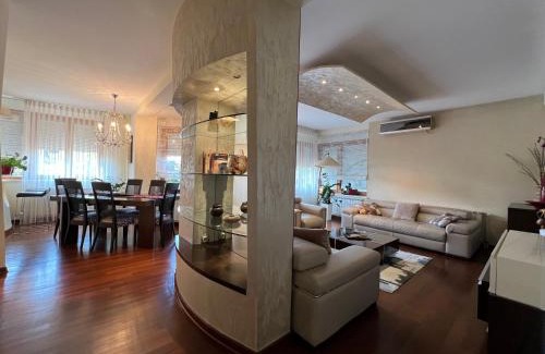 Novi Sad Apartamento | Luxurious Oasis