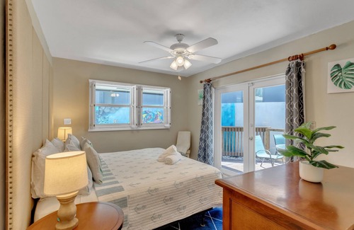 Birch Park Finger Streets Casa | Luxurious Oasis in Fort Lauderdale's Heart by RedAwning