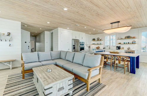Ocean Cay Casa | Luxurious Oceanfront 6 bedrooms and 2 kitchens. Luxury at its finest.