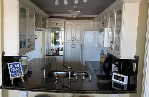 Galveston Condominio | Luxurious Oceanfront Galveston Getaway 2bed/2Bath
