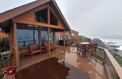 Smith River Casa | Luxurious Oceanfront Cabin 7 Getaway W Hot Tub
