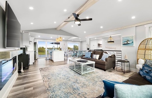 Cormierville Casa | Luxurious Oceanview beach house W/ hot tub