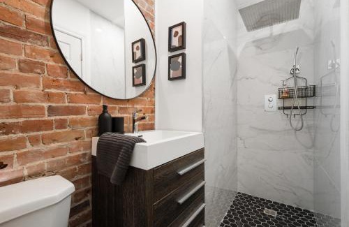 Ville-Marie Apartamento | Luxurious Old Montreal Parking Patio 10 Guests