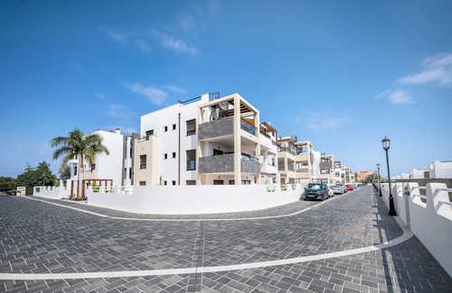 Caleta de Fuste Apartamento | Luxurious penthouse apartment between 2 golf courses with sea views