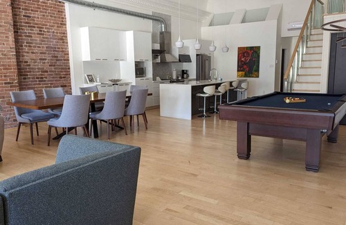 Old Montreal Condominio | Luxurious Penthouse in Old Montreal featuring a majestic roof terrace
