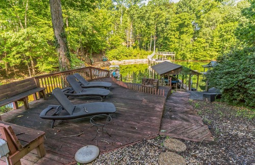 Mooresville Casa | Luxurious Private Lakefront Paradise by RedAwning