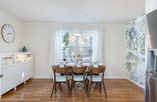 Newark Apartamento | Luxurious, professionally styled 3BR/2BTH w/ Free Parking, near Rutgers University & Quick NYC Access