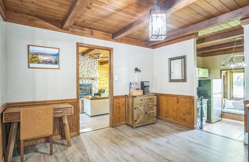 Pocono Lake Casa | Luxurious Ranch located in a secluded area, Private Pool, Hot Tub, Cabana Bar