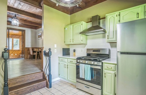 Pocono Lake Casa | Luxurious Ranch located in a secluded area, Private Pool, Hot Tub, Cabana Bar