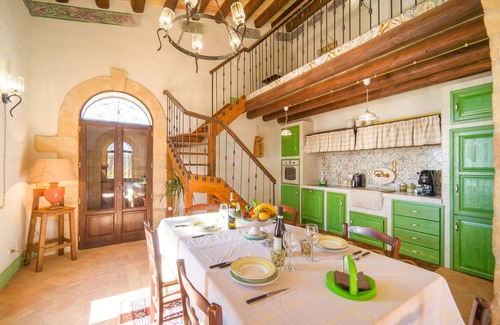 Menfi Villa | Lujoso feudo renovado, vistas al mar, piscina climatizada, jacuzzi exterior