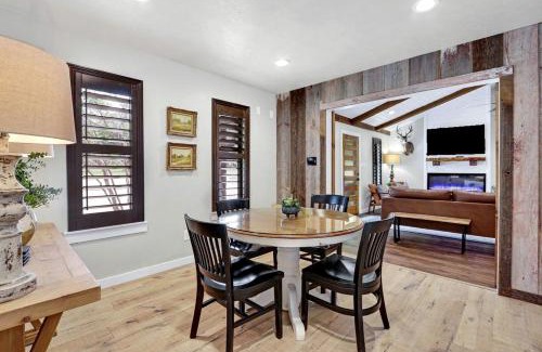 Driftwood Casa | Luxurious Rental with Private Yard and BBQ in Wimberley, Texas