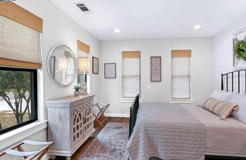 Driftwood Casa | Luxurious Rental with Private Yard and BBQ in Wimberley, Texas