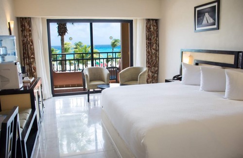 Playacar Fase II Complejo | Luxurious Retreat in Sandos Playacar SPA AND BEACH RESORT 95.00 night special