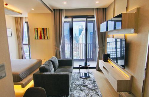 Khlong Toei Nuea Apartamento | Luxurious & Romantic in the Heart of BKK. MRT/BTS!