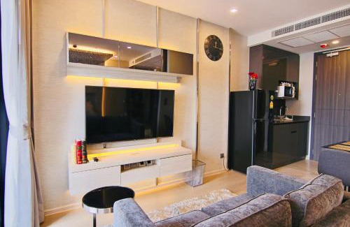 Khlong Toei Nuea Apartamento | Luxurious & Romantic in the Heart of BKK. MRT/BTS!