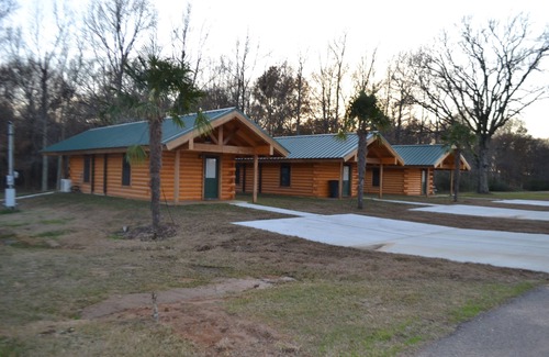 Shreveport Cabina | Lujoso romántica cabaña de madera del norte de Shreveport