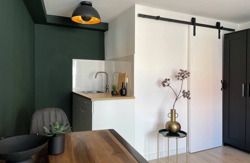 Tilburg Casa | Habitación lujosa, baño recién renovado, uso gratuito de la cocina y la lavadora, y fácil acceso a l