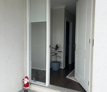 Wollert Cama Y Desayuno | Luxurious room stay- 25 min to Melbourne Airport and next to Hume Freeway