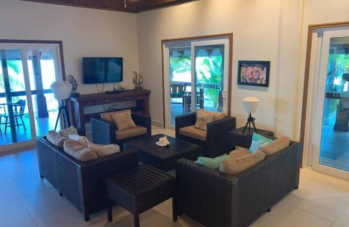 Cayos Cochinos Casa | Luxurious Round Cay