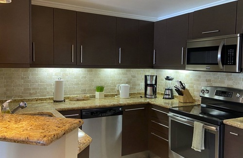 Dover Condominio | Luxurious Sapphire Beach Condo with amazing view