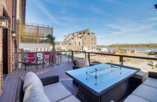 Hitch Village - Fred Wessels Homes Casa | Luxurious Savannah Townhome with River views