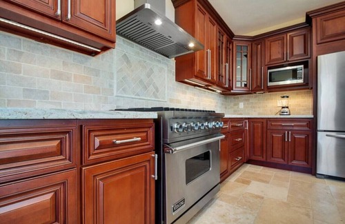 Westside Santa Cruz Villa | ¡Nuevo! Lujosa villa grande MEJOR UBICACIÓN en Santa Cruz