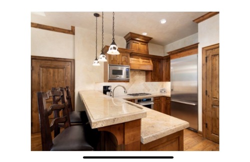 Aspen Complejo | Luxurious, spacious 2 bdrm, 2 bth condo in the heart of Aspen, base of Aspen Mt.