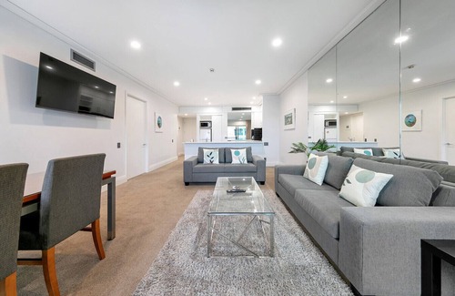 Auckland Central Business District Apartamento | Luxurious & Spacious Living w/ Breathtaking Views