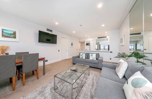 Auckland Central Business District Apartamento | Luxurious & Spacious Living w/ Breathtaking Views