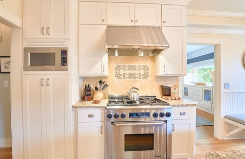 Newberg Casa | The Pearl: Old Portland Style Craftsman Hogar en el corazón de Newberg