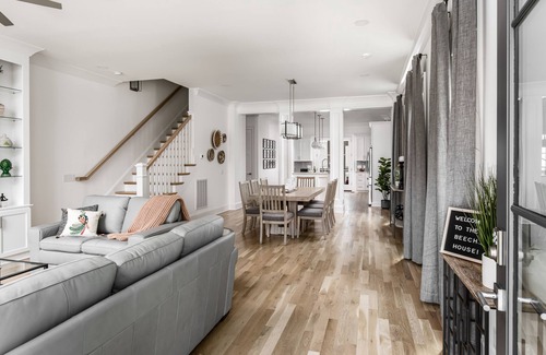 Edgehill Casa | LUXURIOUS & SPACIOUS TOWN HOME LOCATED 1-1/2 MILES TO DOWNTOWN NASHVILLE