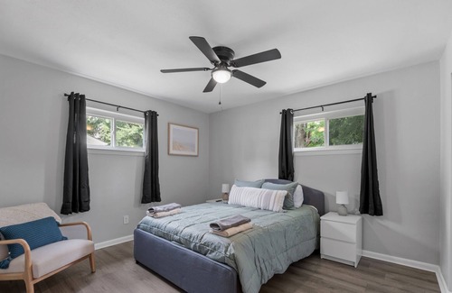 Northwest Casa | Luxurious Stay at Modern Town Center Bungalow
