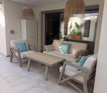 Mrezga Apartamento | Luxurious Stella 2-bedroom Apartment with Pool