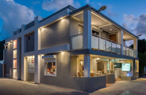 Grand Case Apartamento | Lujoso estudio ubicado en el corazón de Grand Case, a 20 metros de la playa, estudio 1