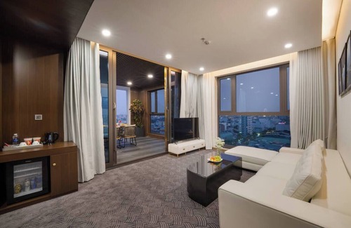 Ngu Hanh Son Apartamento | Luxurious Suite with Ocean view