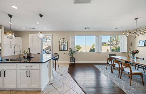 Spring Valley Casa | Luxurious Summerlin S. 6BR/4BA Chef Kitchen, Saltwater Pool/Jacuzzi, w/ Cleaner