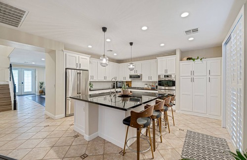Spring Valley Casa | Luxurious Summerlin S. 6BR/4BA Chef Kitchen, Saltwater Pool/Jacuzzi, w/ Cleaner