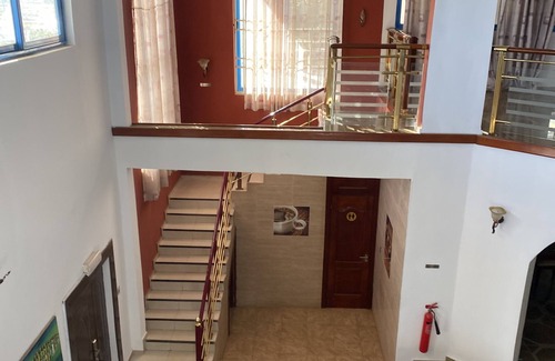 Sekondi-Takoradi Cabina | Luxurious Ten-Bedroom Lodge Apartment