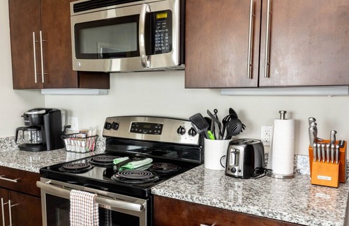 Rolling Mill Hill Condominio | Lujoso piso superior 2 habitaciones y 2 baños Downtown Condo-Corner Unit # 604