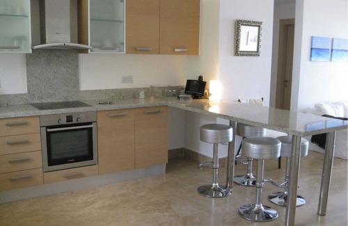 Peyia Town Apartamento | Luxurious, top floor apartment with infinity pool. and stunning panoramic views