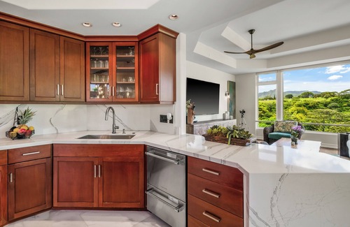 Queen Emmas Bluffs Casa | Luxurious Townhome in Prestigious Ka'iulani