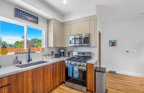 Sherman Oaks Apartamento | Luxurious Townhome