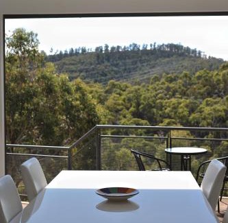 Geilston Bay Casa | Luxurious, Tranquil and Private