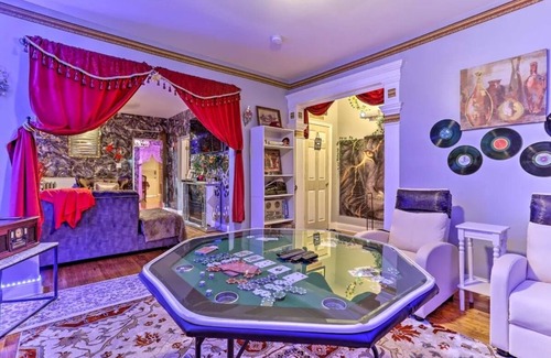 Newark Apartamento | Luxurious Tranquil Home--10 minutes downtown
