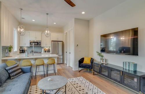 Germantown Casa | Luxurious Twin Homes with Rooftop Decks