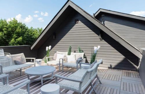 Germantown Casa | Luxurious Twin Homes with Rooftop Decks