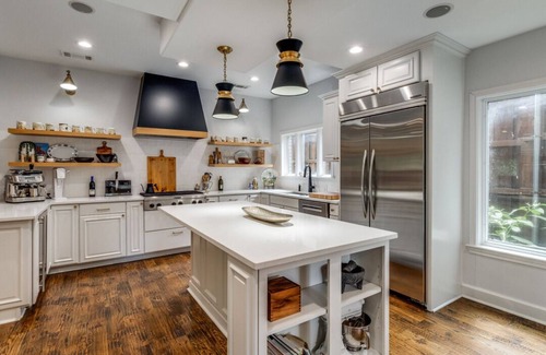 Greenland Hills Casa | Luxurious Updated Tudor Near Greenville Ave : Walk to Restaurants
